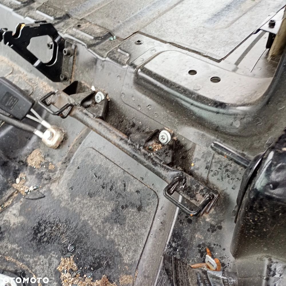 ISOFIX lewy A4 B6 B7 - 1