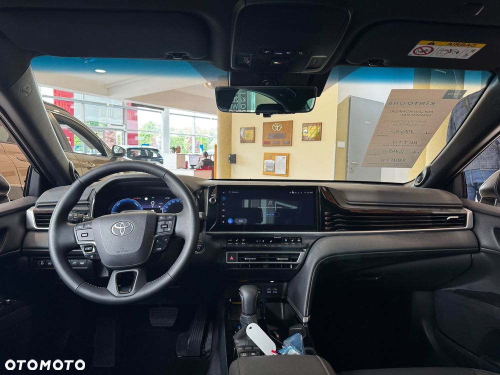 Toyota Camry - 6
