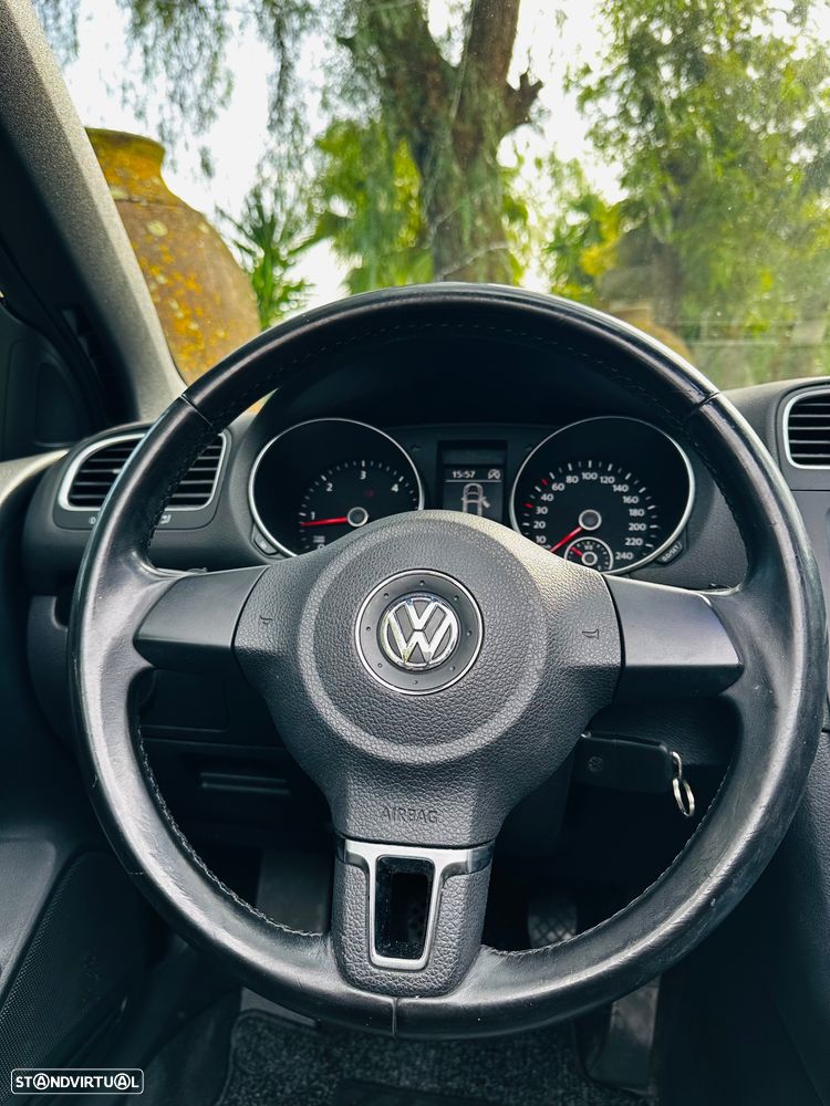 VW Golf 1.6 TDi Highline - 11