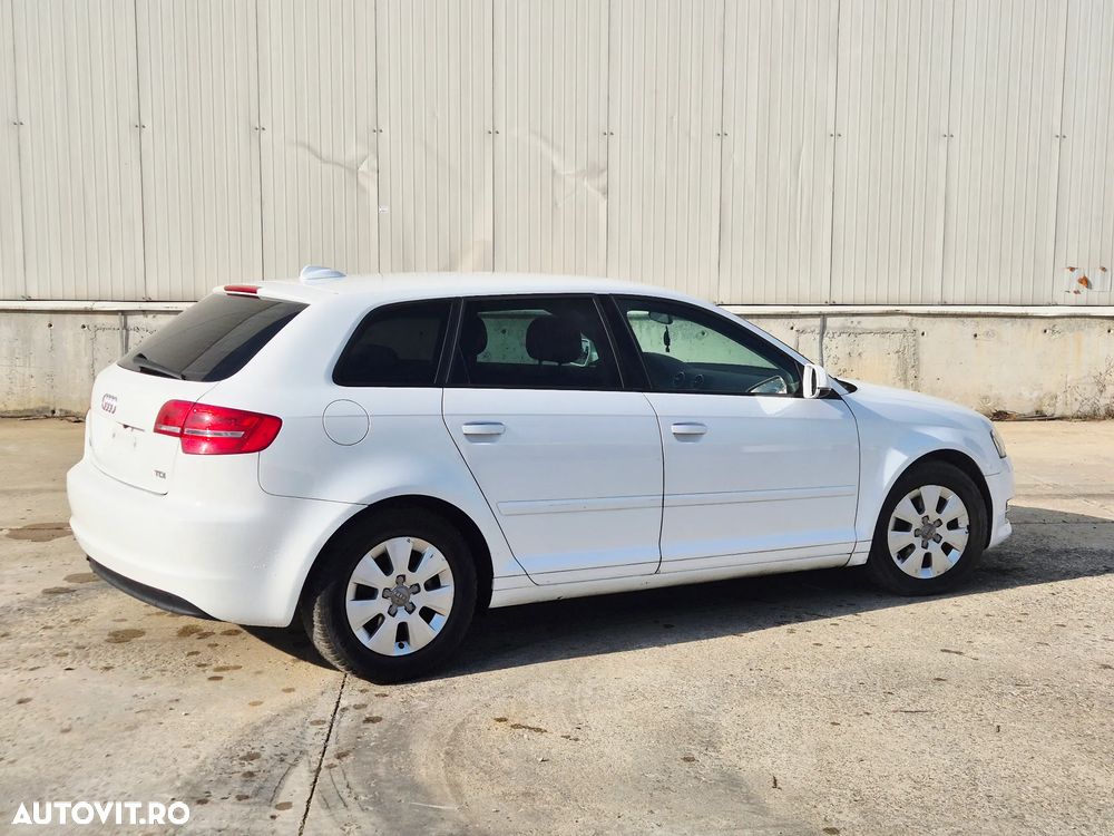 Audi A3 1.6 TDI ack DPF Ambiente - 8