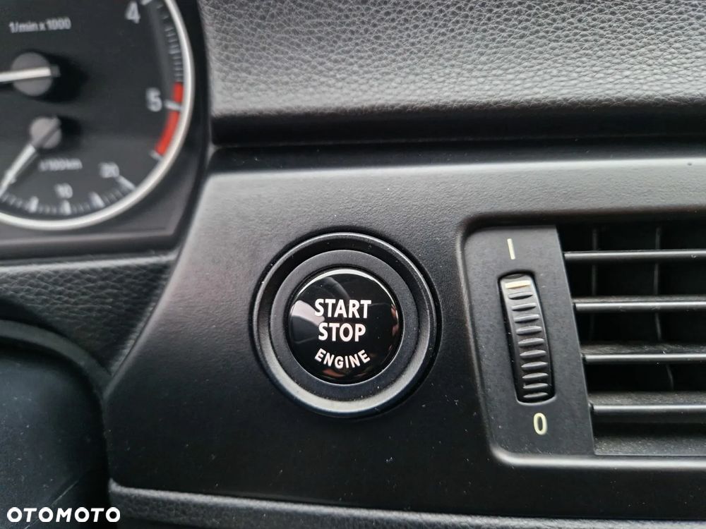 BMW Seria 3 320d - 25