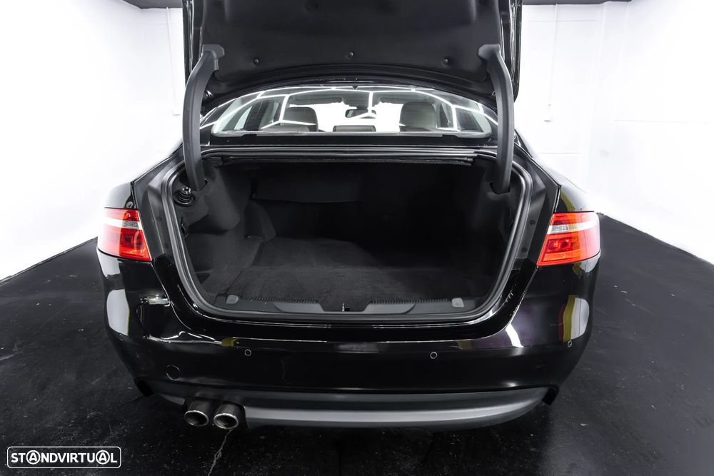 Jaguar XE 2.0 D Prestige Aut. - 18