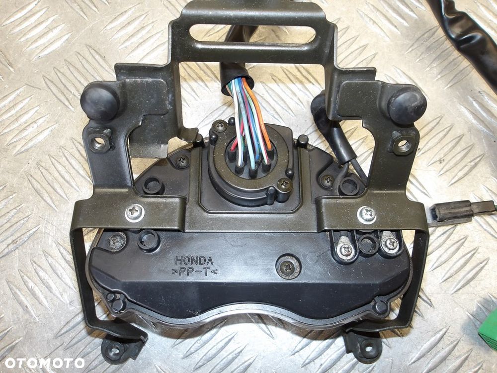 Licznik zegar prędkościomierz HONDA VTX 1800 R/S 02-03r   PN. 37200-MCV-671 - 15