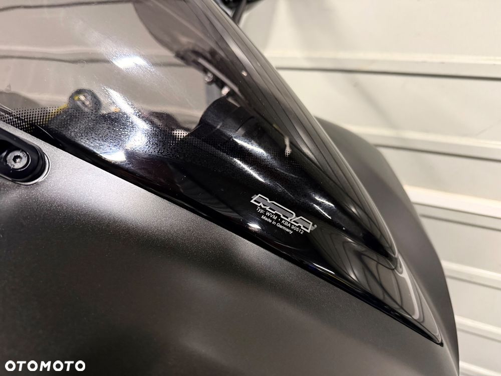 Yamaha R1 - 14