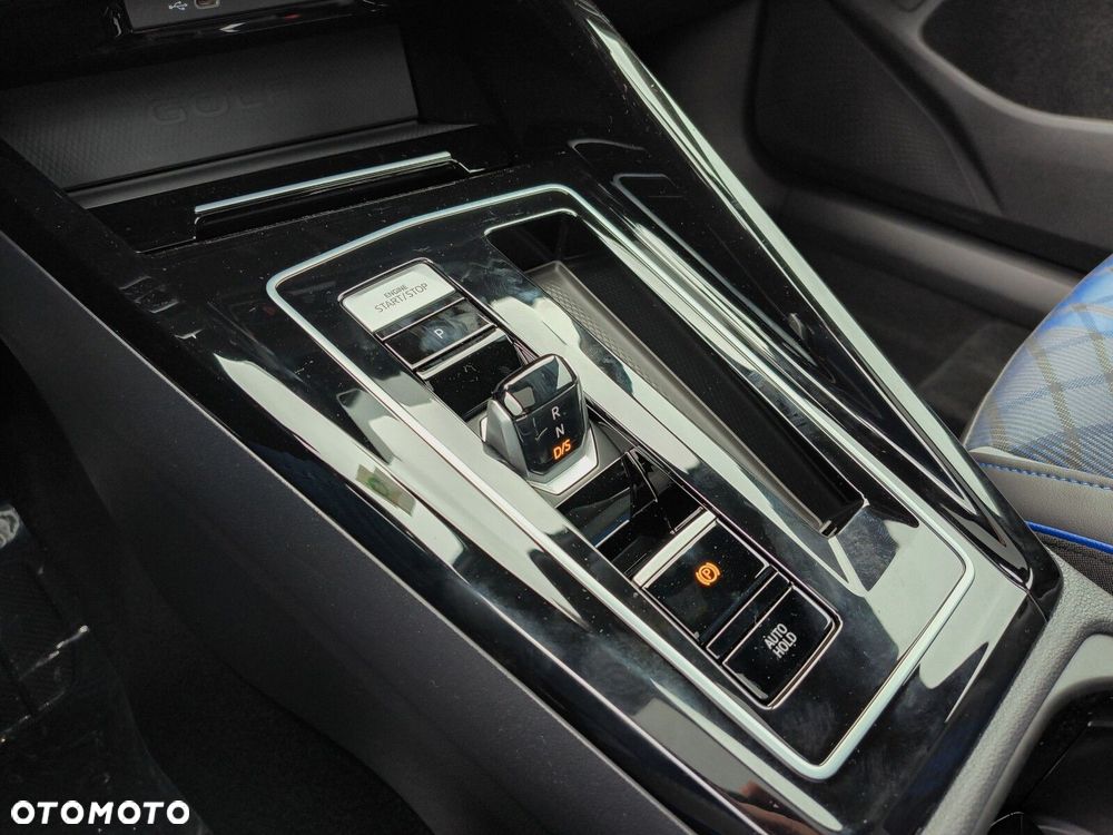 Volkswagen Golf - 20