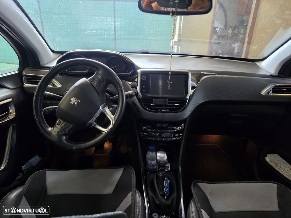 Peugeot 2008 - 9