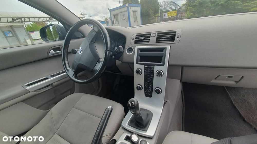 Volvo S40 2.0D Momentum - 12