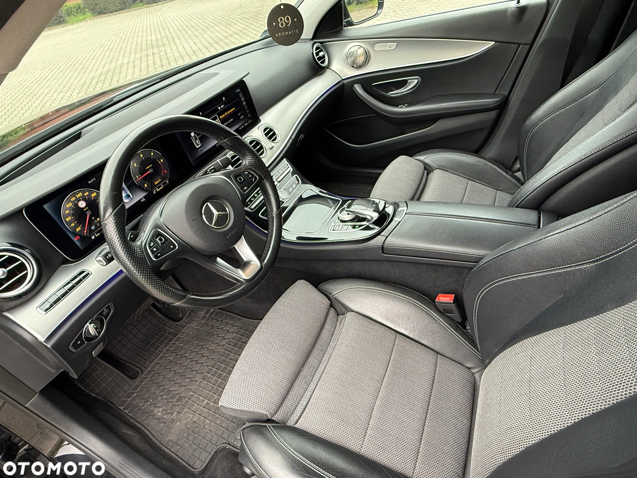Mercedes-Benz Klasa E 220 d Business Edition 9G-TRONIC - 17