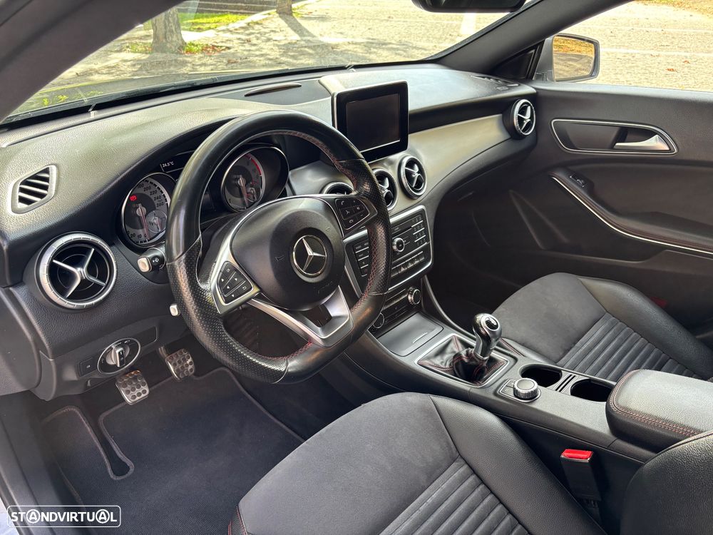 Mercedes-Benz CLA 200 d AMG Line - 11