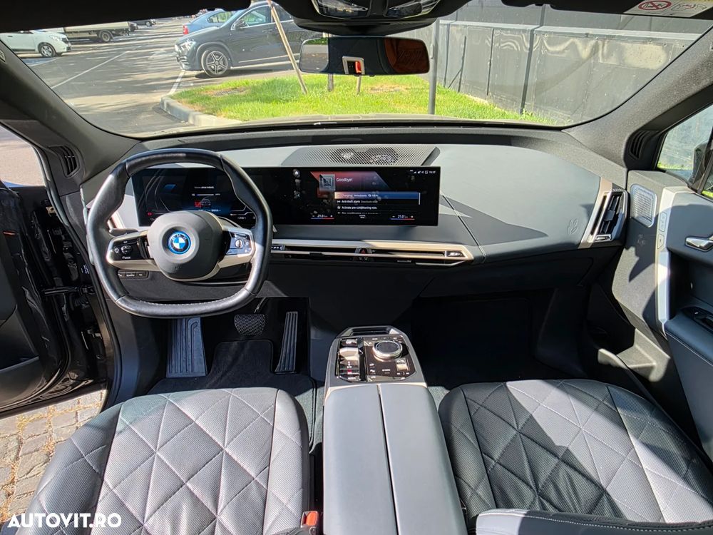 BMW iX xDrive50 - 10