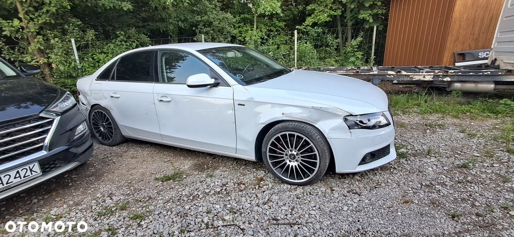 Audi A4 Limousine - 8