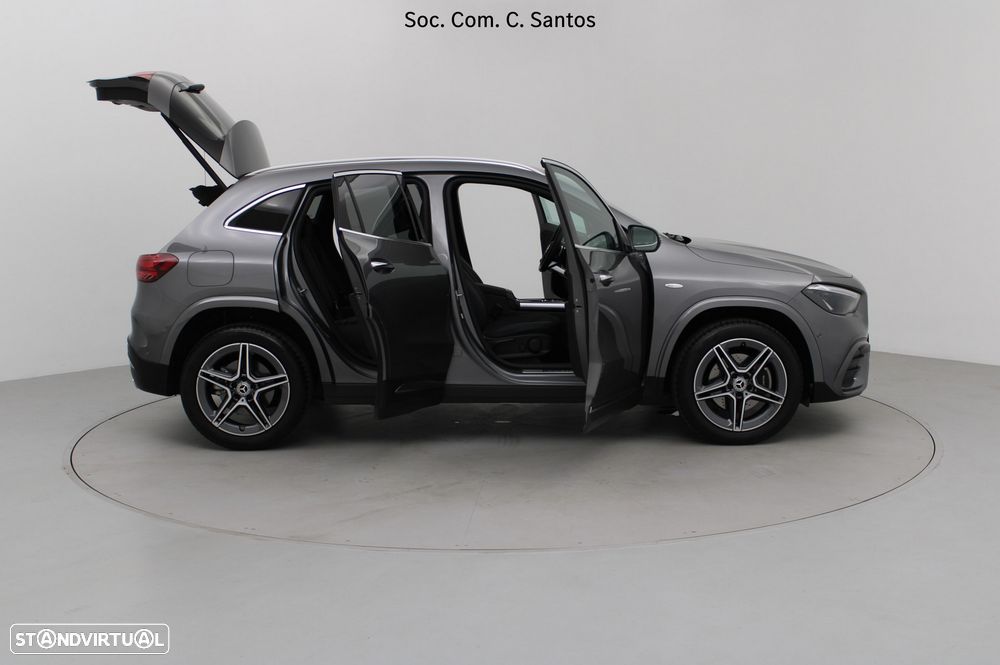Mercedes-Benz GLA 250 e AMG Line - 12