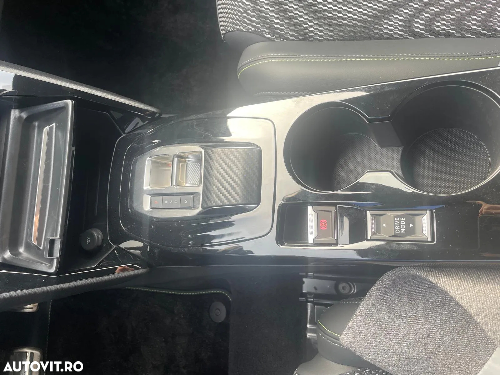 Peugeot 208 1.2L 100 e-DCS6 MHEV GT - 23