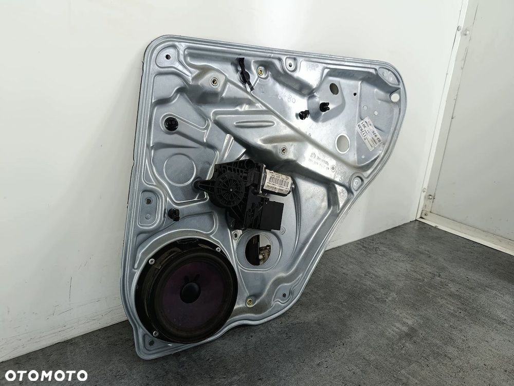 PODNOŚNIK SZYBY PRAWY TYŁ  VW PASSAT B5 FL 3B5839756C  3B5839752BF  BOSCH - 2