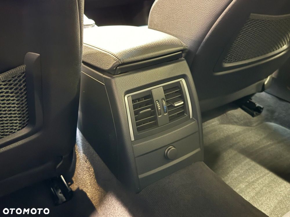 BMW Seria 3 320i GPF M Sport - 29