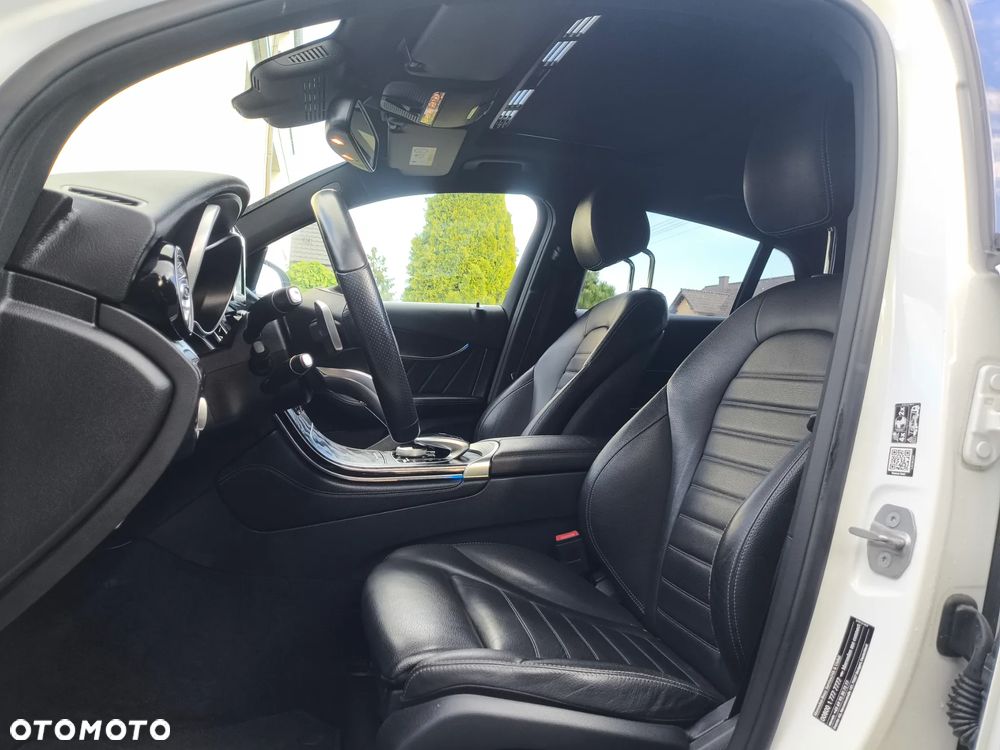 Mercedes-Benz GLC 300 4Matic 9G-TRONIC AMG Line - 21