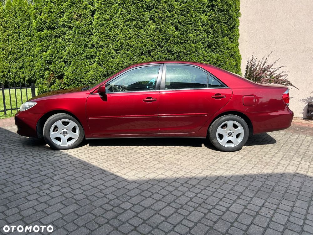 Toyota Camry - 8