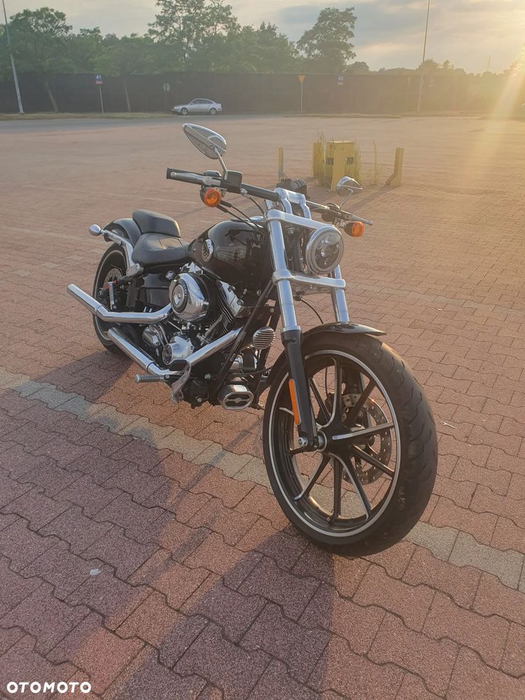 Harley-Davidson Softail Breakout - 5