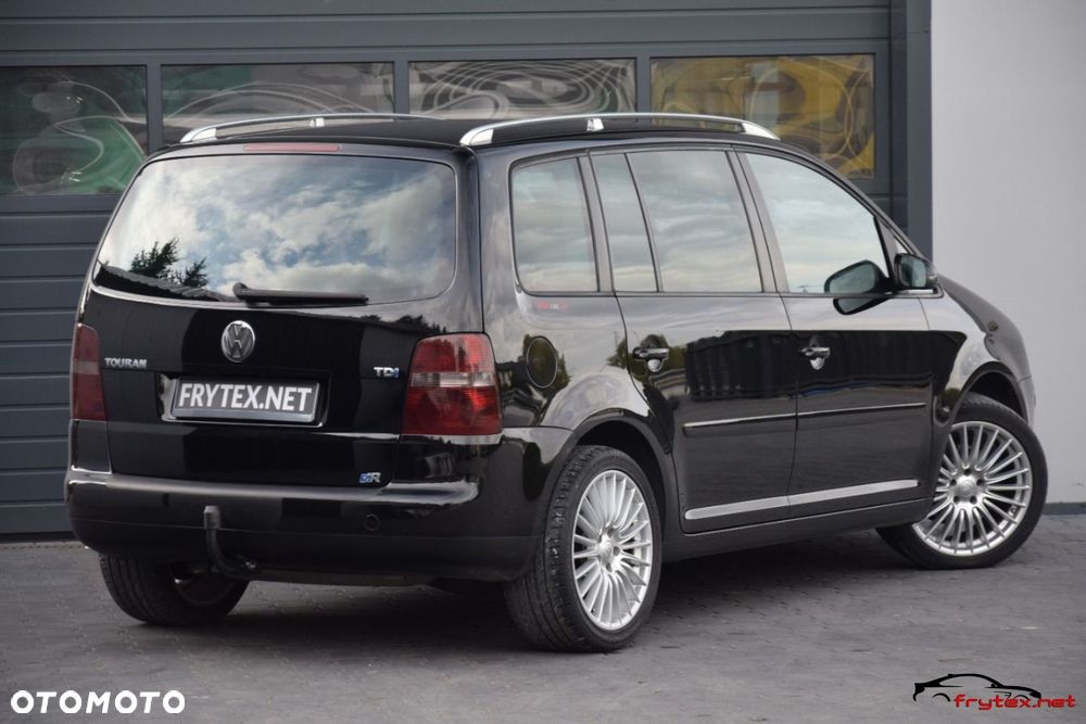 Volkswagen Touran - 11
