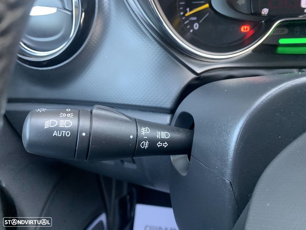 Renault Captur 1.5 dCi Initiale Paris EDC - 10