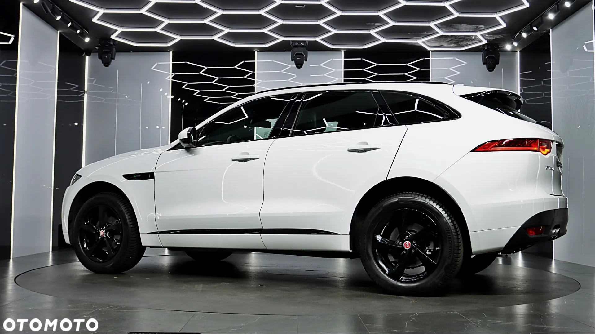 Jaguar F-Pace 20d AWD R-Sport - 6