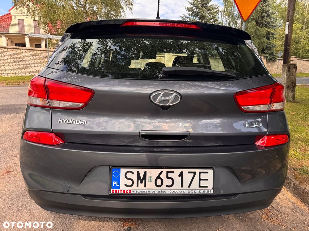 Hyundai i30 1.4 Premiere Comfort - 11
