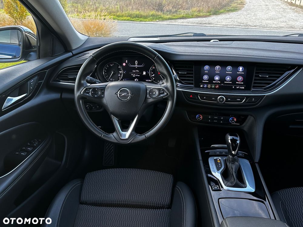 Opel Insignia - 22