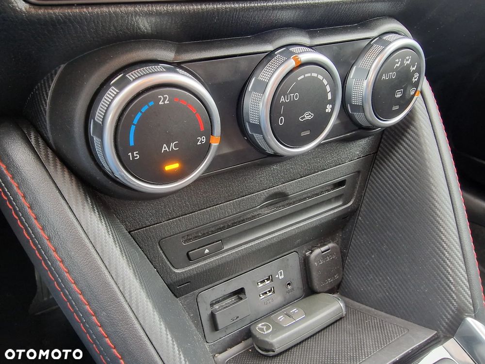 Mazda 2 SKYACTIV-D 105 Sports-Line - 31