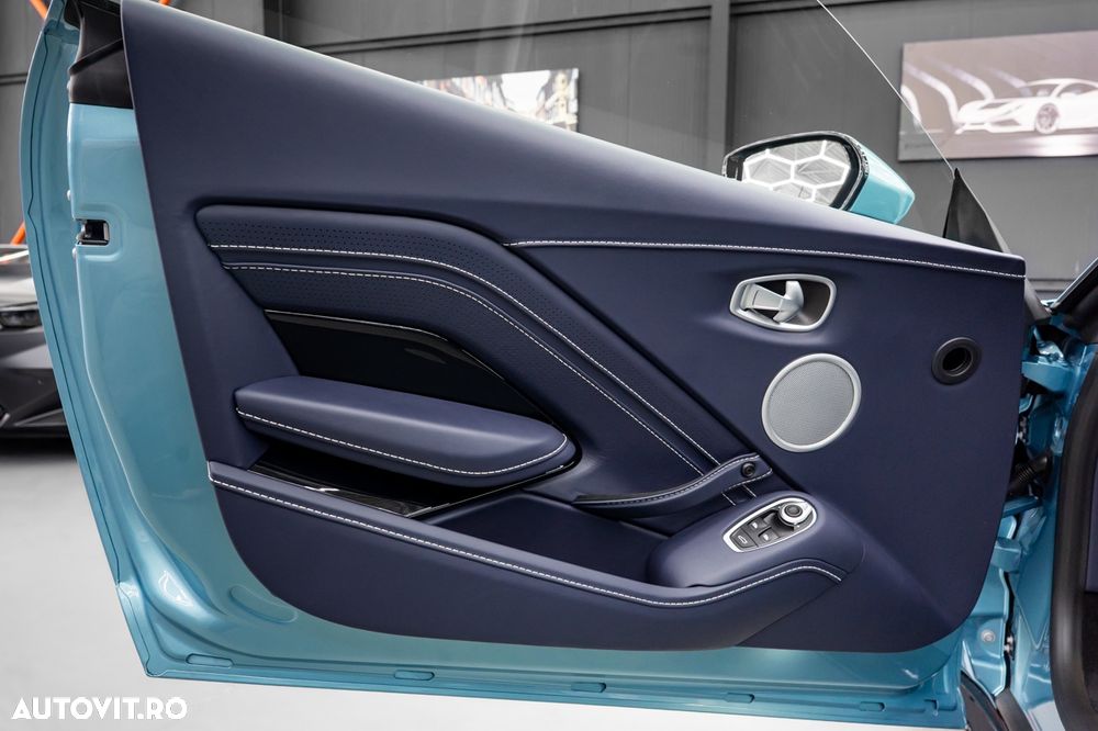 Aston Martin V8 Vantage Standard - 38