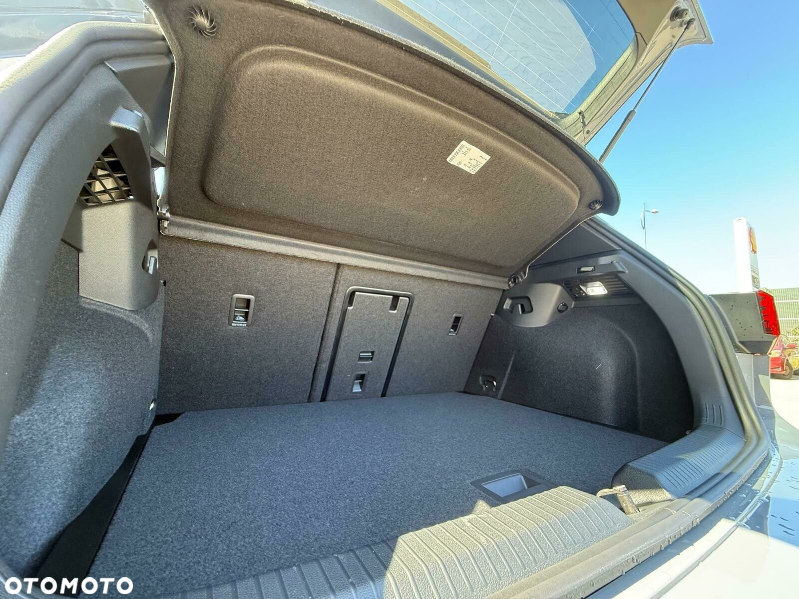 Volkswagen Golf - 37