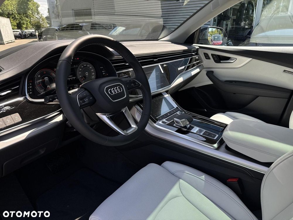 Audi Q8 - 9