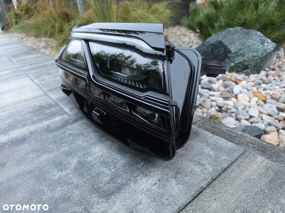 vw touareg iii 3 760 761 r line lampa prawa przód full led matrix black 761941082a - 4