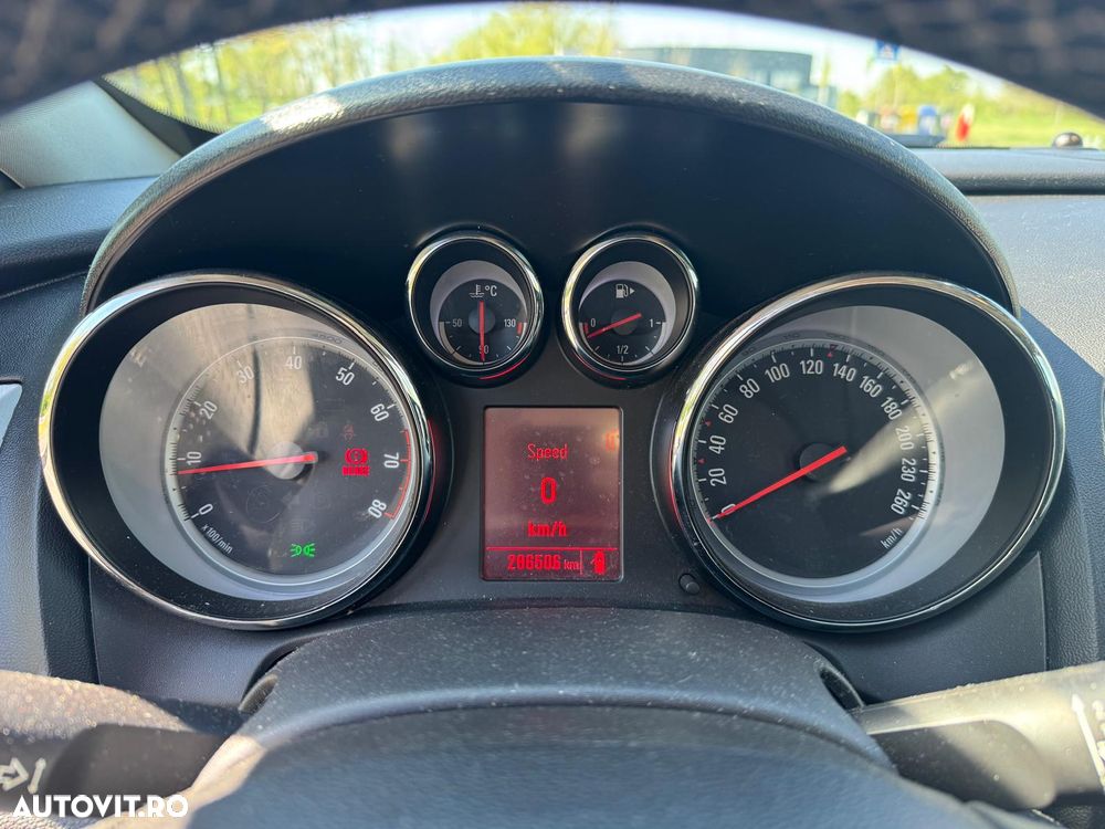 Opel Astra 1.6 Turbo - 10