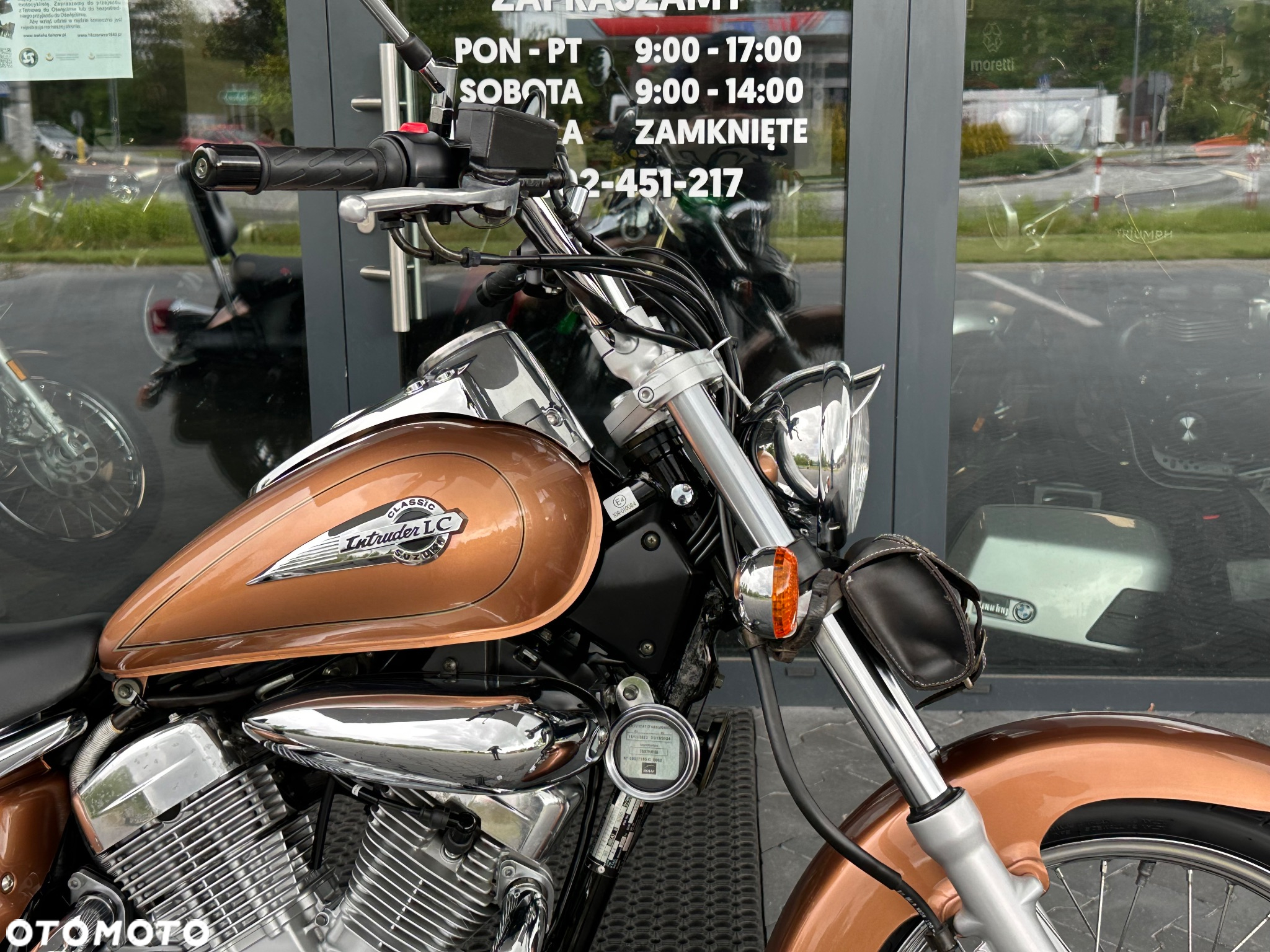 Suzuki Intruder - 11