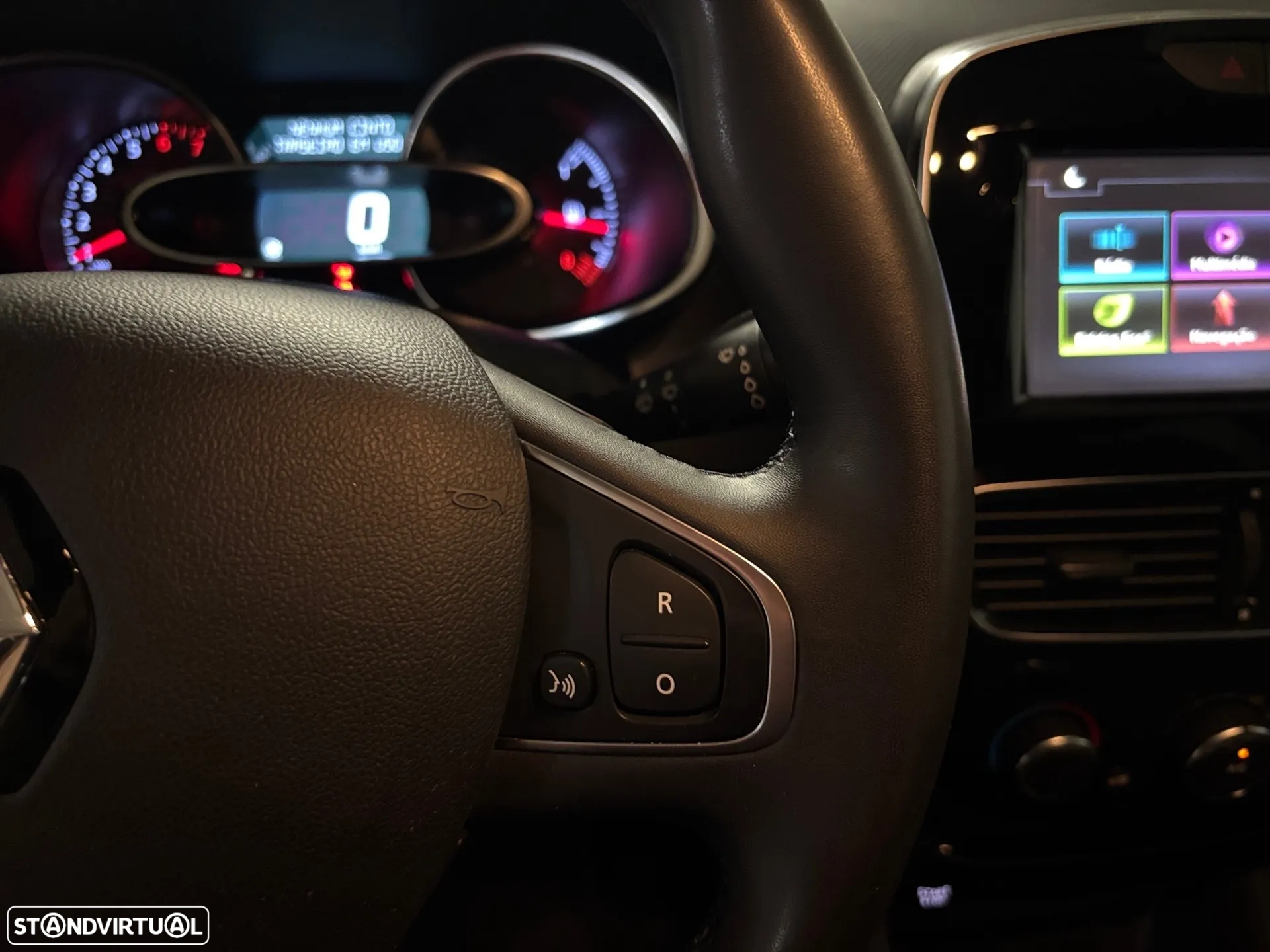 Renault Clio 0.9 TCe Limited - 9