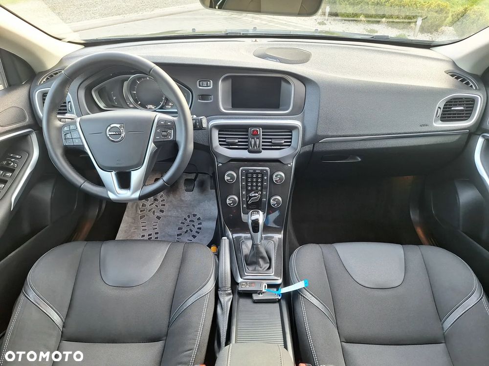 Volvo V40 D2 Momentum - 27