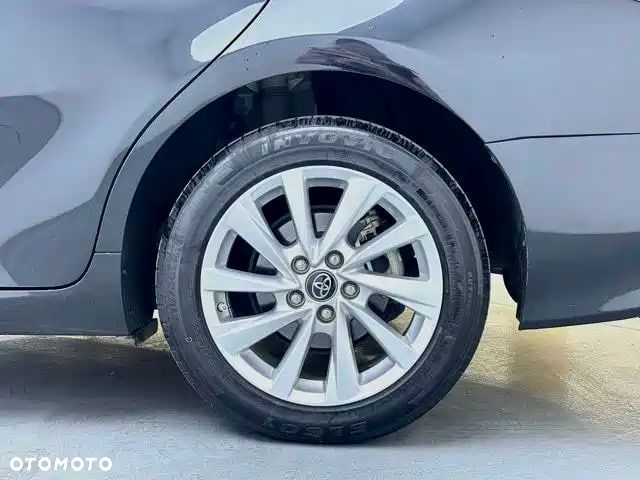 Toyota Camry Business Edition - 9