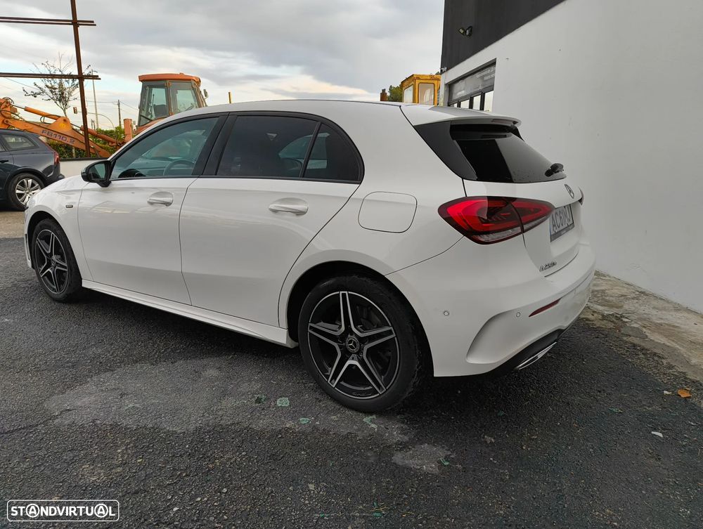 Mercedes-Benz A 250 e AMG Line - 3