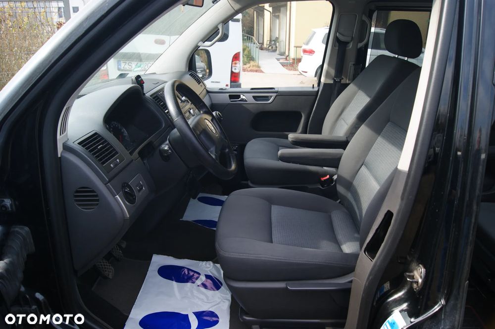 Volkswagen Multivan - 16