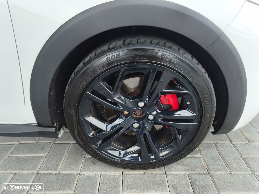 Peugeot 208 1.6 THP GTi - 38