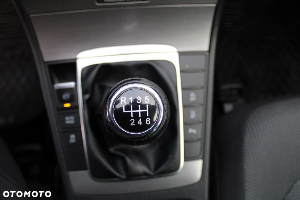 Volkswagen Passat 2.0 TDI BlueMotion Technology Comfortline - 19