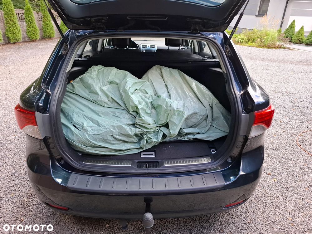 Toyota Avensis - 13