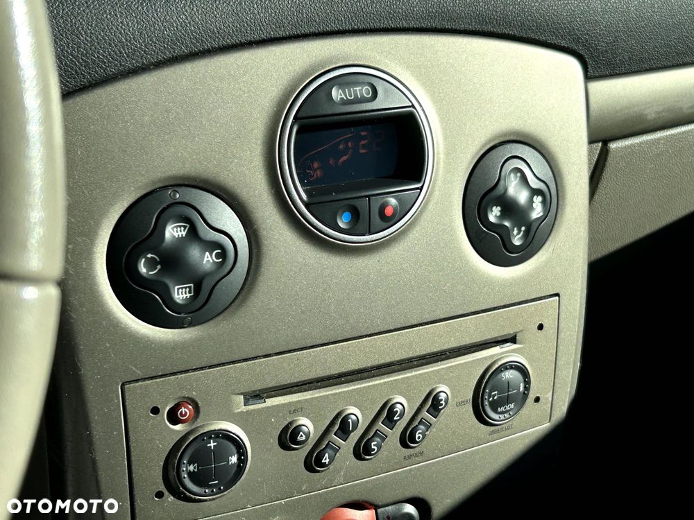 Renault Clio - 10
