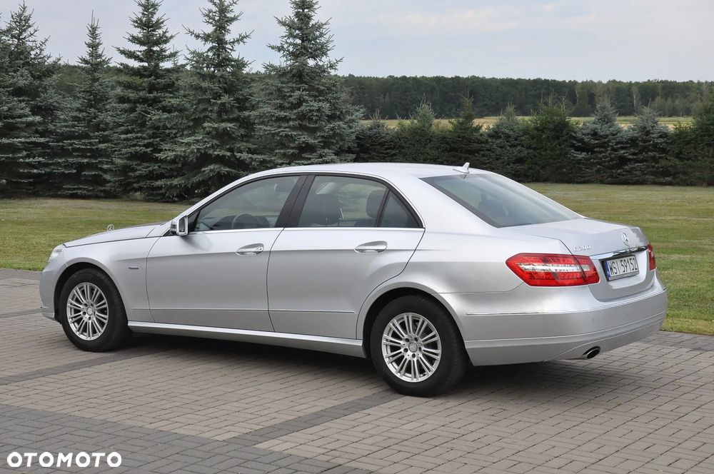 Mercedes-Benz Klasa E 250 CGI BlueEFFICIENCY 7G-TRONIC Elegance - 20