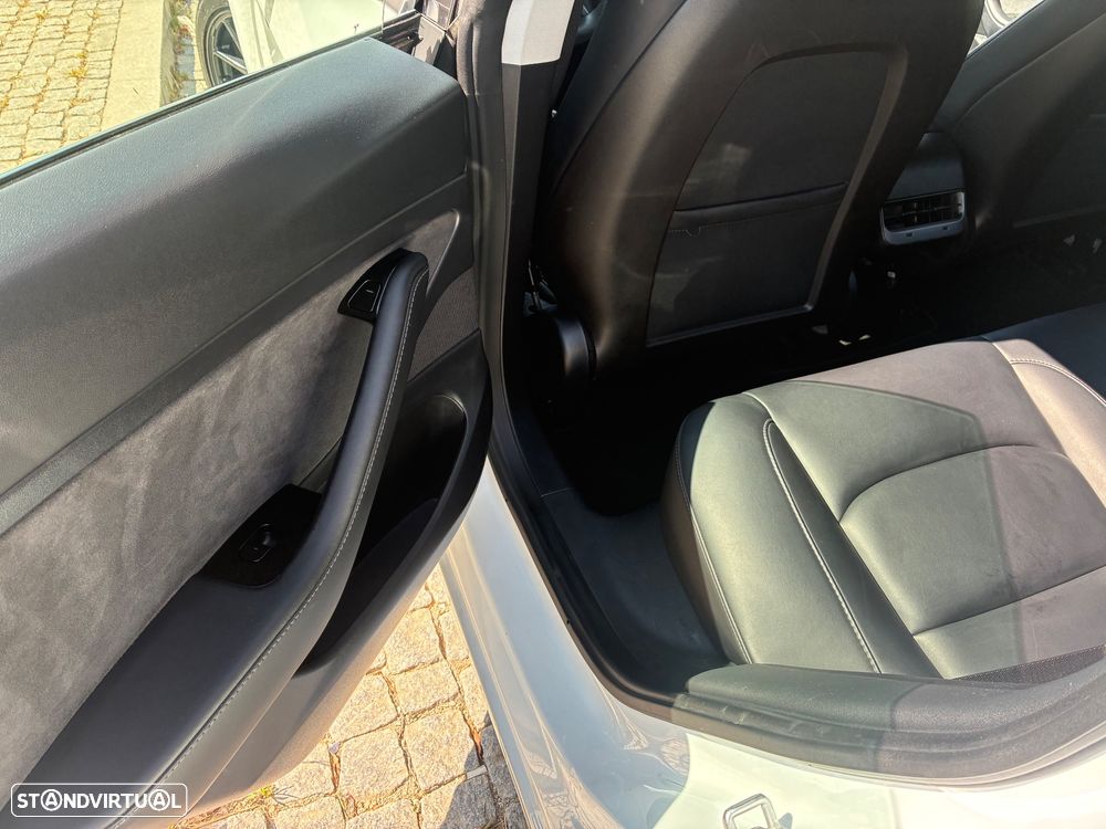 Tesla Model 3 Long Range Tração Traseira - 9