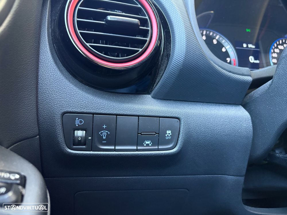 Hyundai Kauai 1.0 T-GDi Premium Pele/Tec.Vermelho - 31