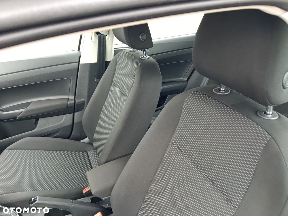 Volkswagen Polo 1.0 ACTIVE - 21