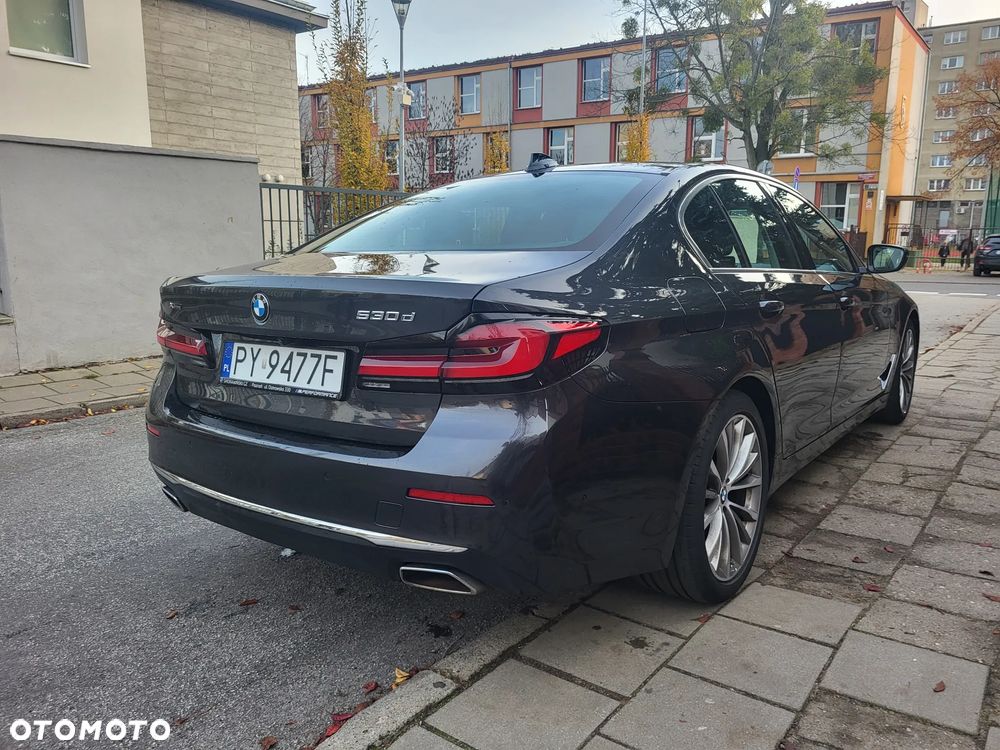 BMW Seria 5 530d xDrive Luxury Line - 3
