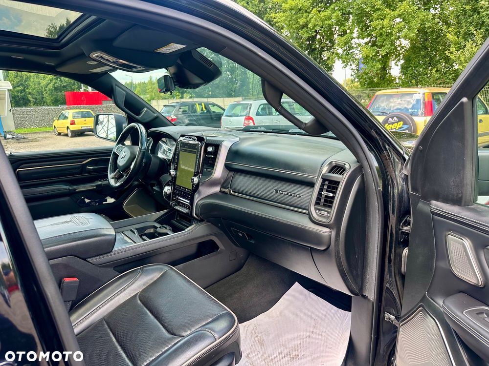 RAM 1500 Crew Cab Shortbed Limited - 37