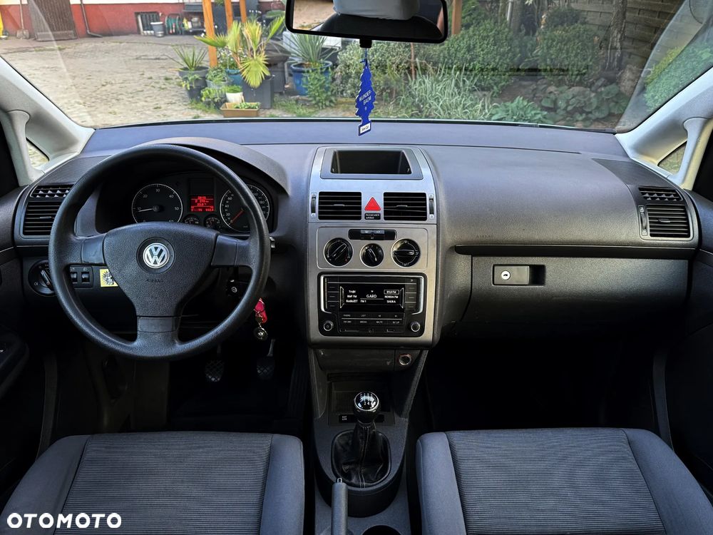 Volkswagen Touran 1.9 TDI Conceptline - 20